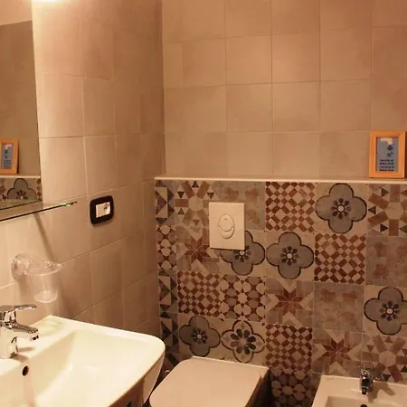 Le Dame Della Cortesella Como