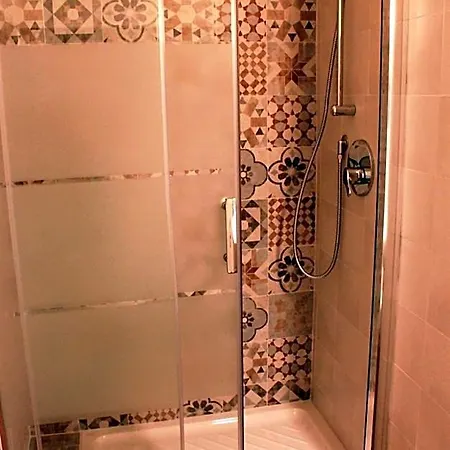 Le Dame Della Cortesella Bed & Breakfast Como