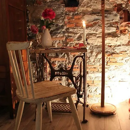 Le Dame Della Cortesella Bed & Breakfast Como