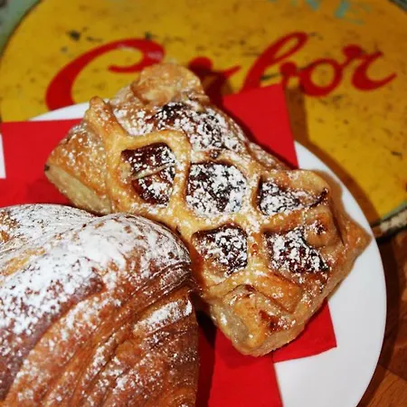 Bed & Breakfast Le Dame Della Cortesella Como