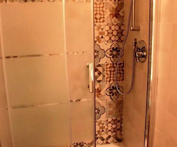 Le Dame Della Cortesella Bed & Breakfast Como